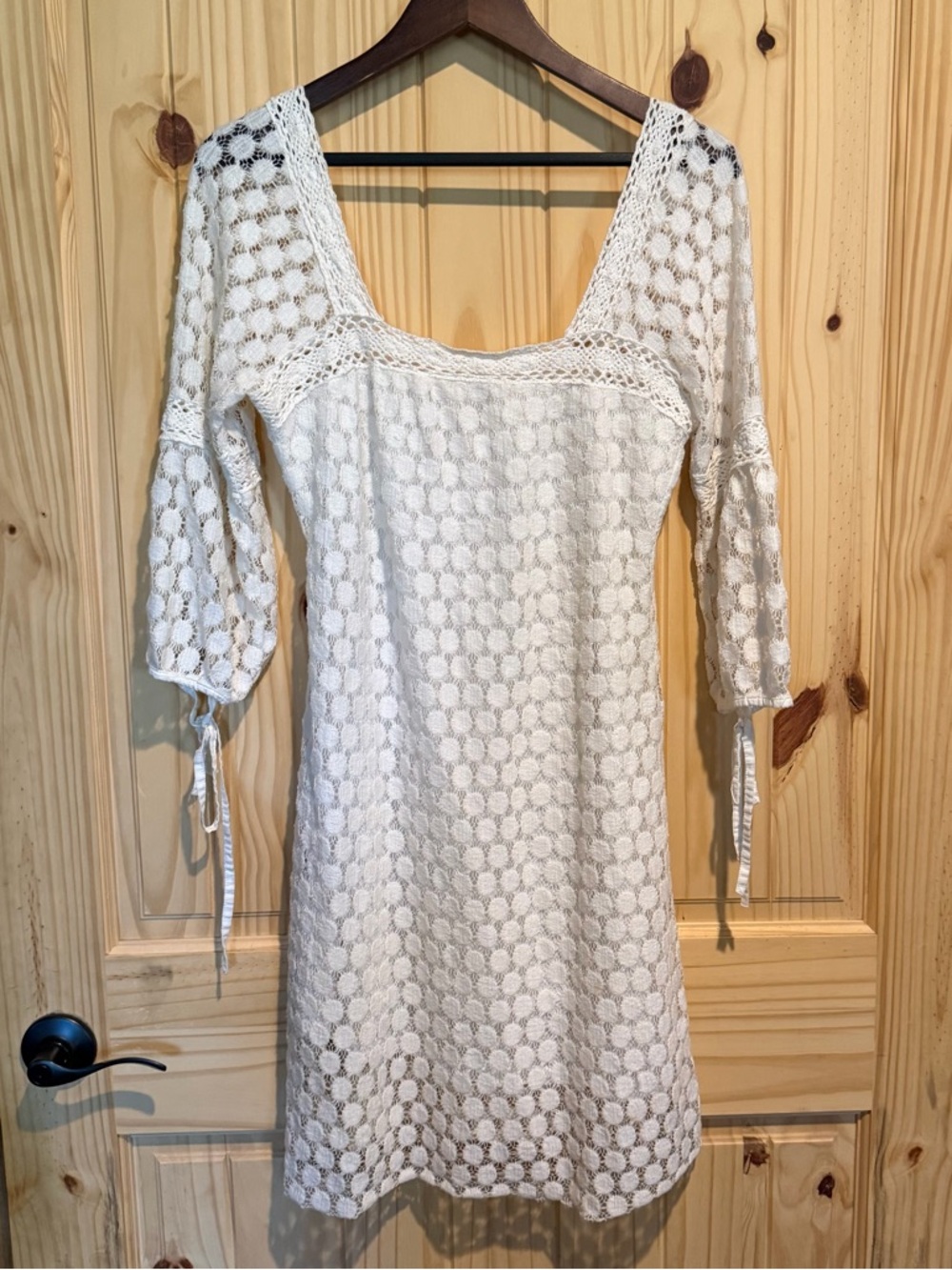 Solitaire White Crochet Knit Square Neck Dress Size Medium